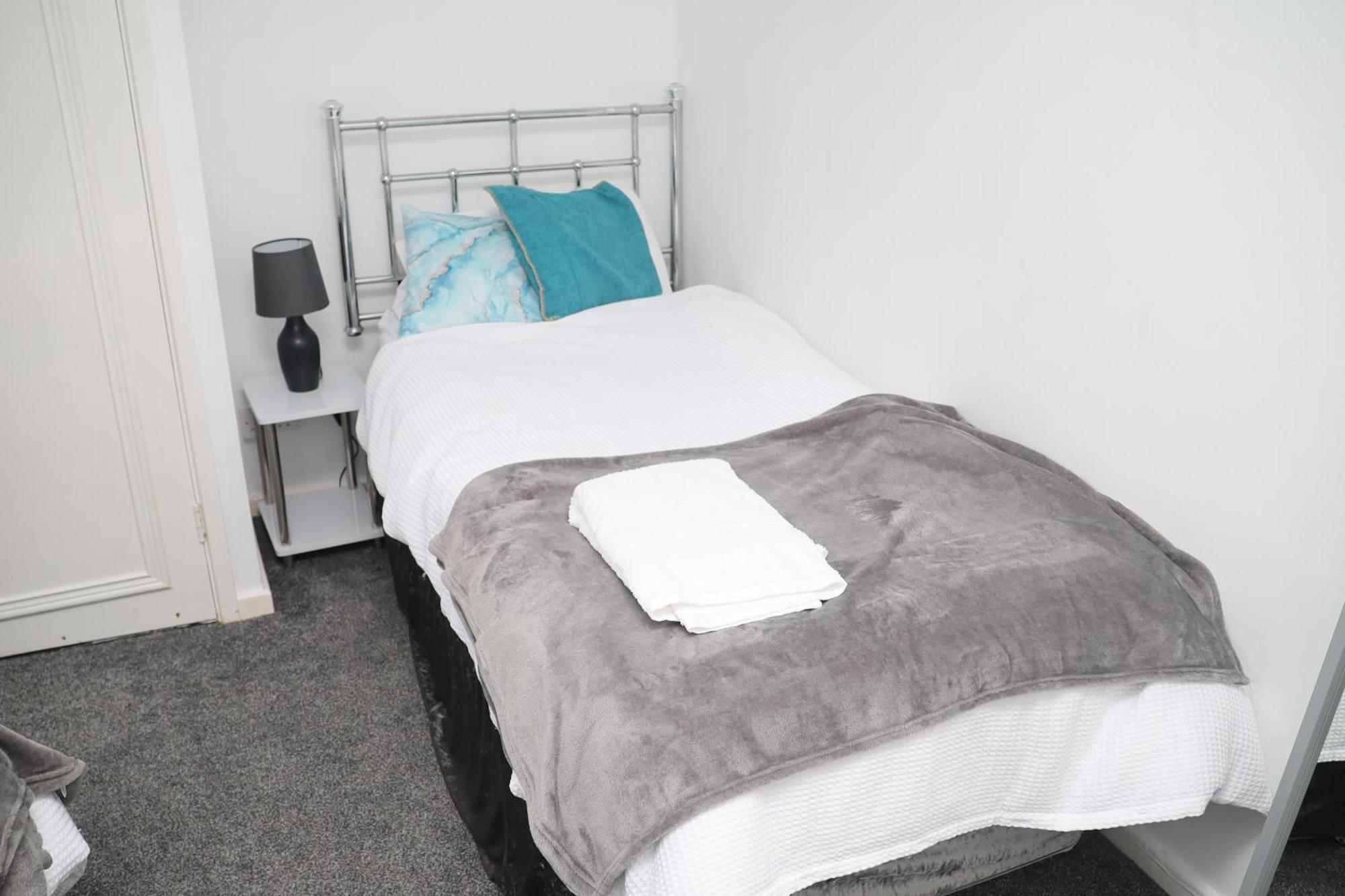Superb 3 Bedroom Flat In Stafford Eksteriør billede