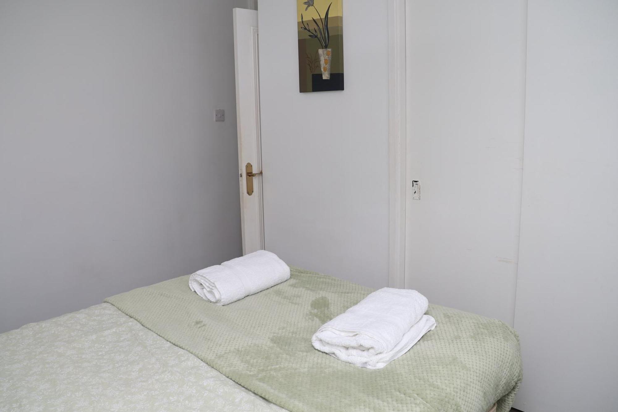 Superb 3 Bedroom Flat In Stafford Eksteriør billede