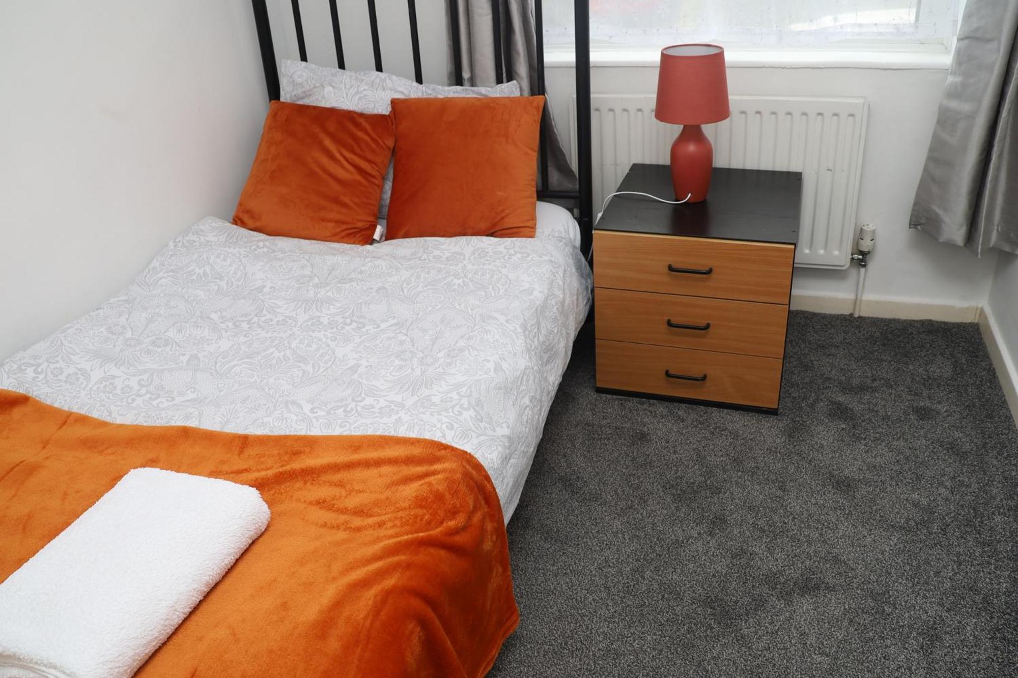 Superb 3 Bedroom Flat In Stafford Eksteriør billede