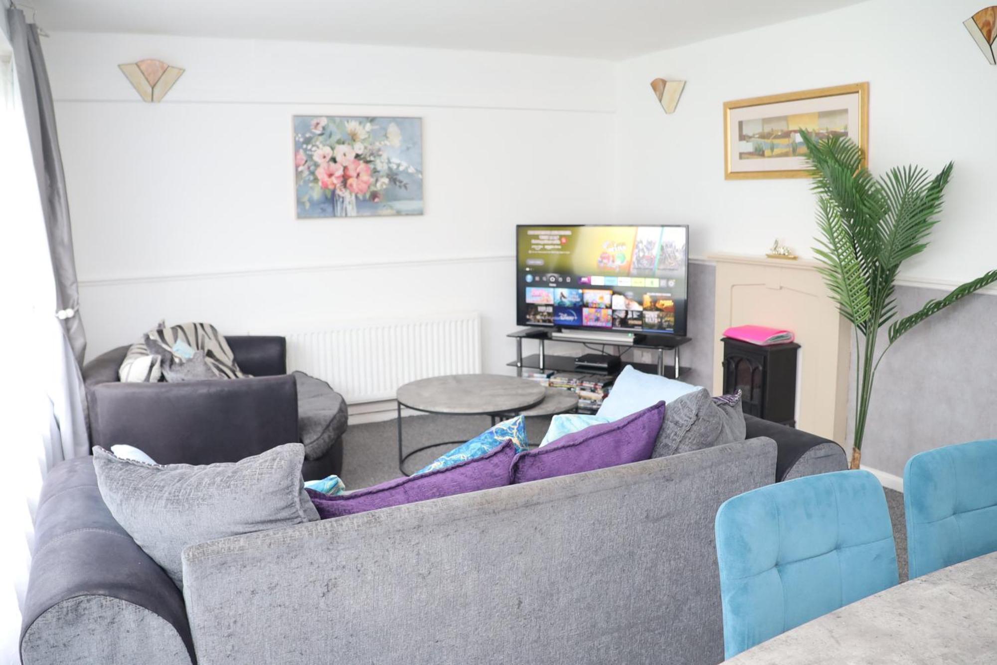 Superb 3 Bedroom Flat In Stafford Eksteriør billede