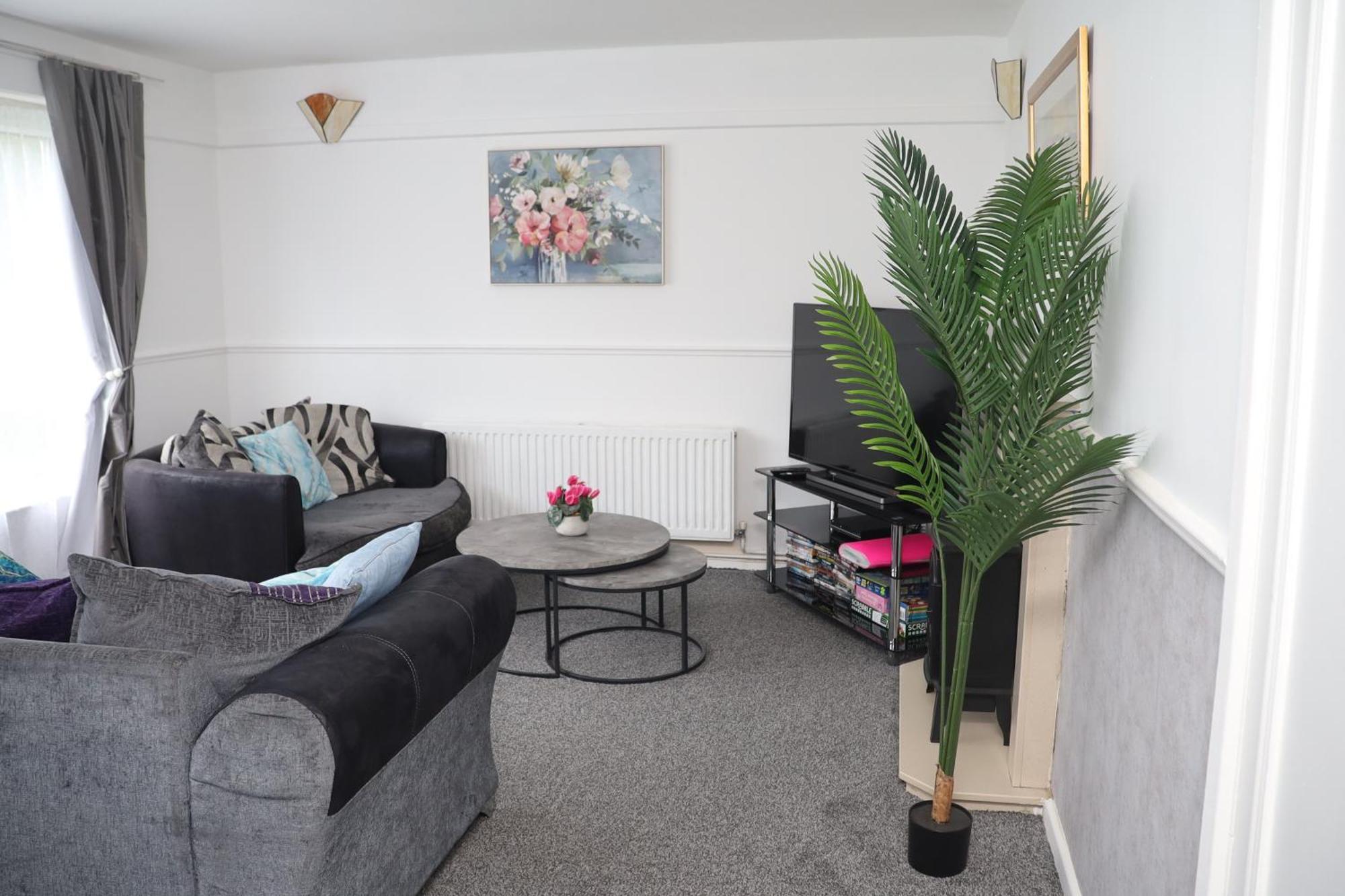 Superb 3 Bedroom Flat In Stafford Eksteriør billede
