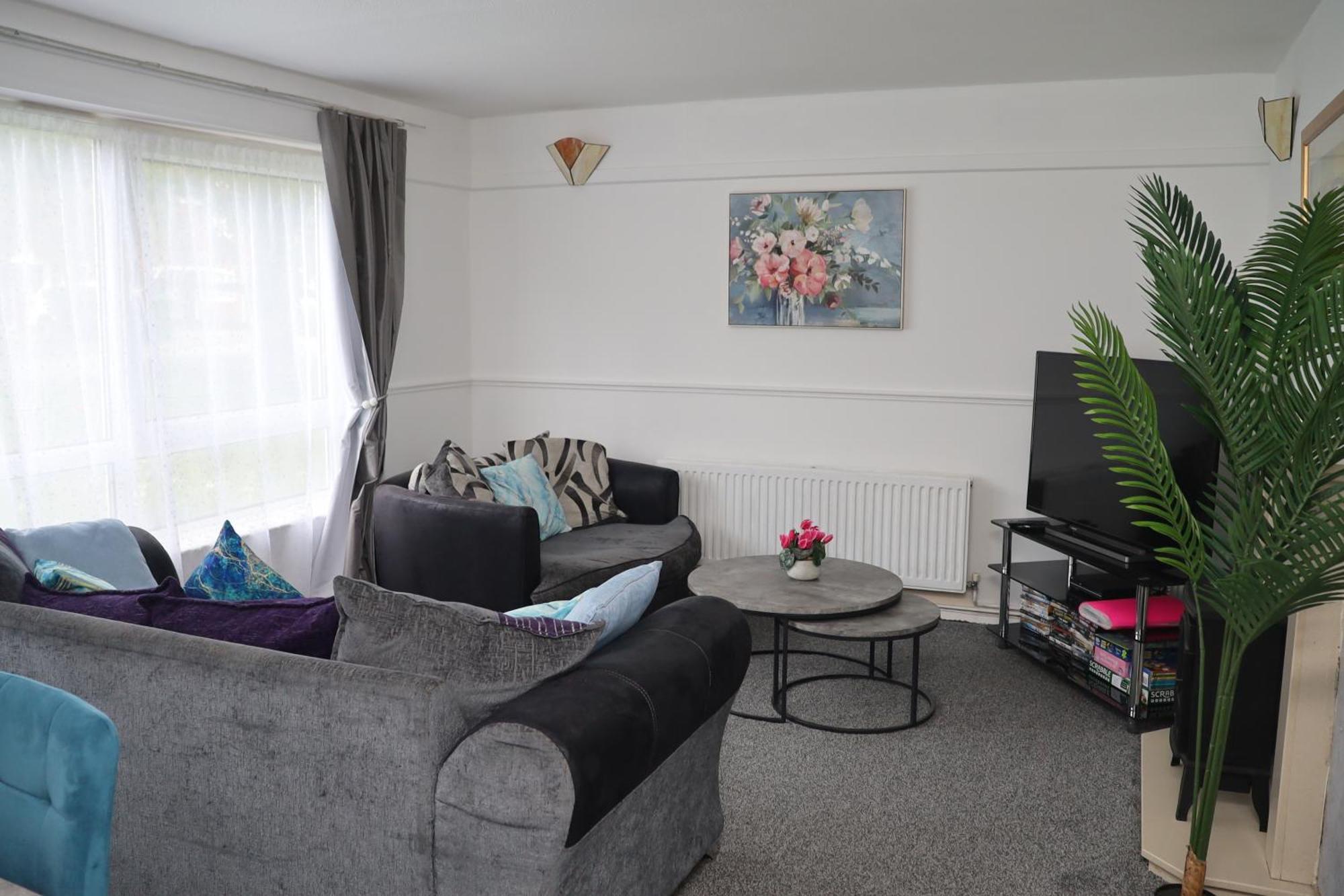 Superb 3 Bedroom Flat In Stafford Eksteriør billede