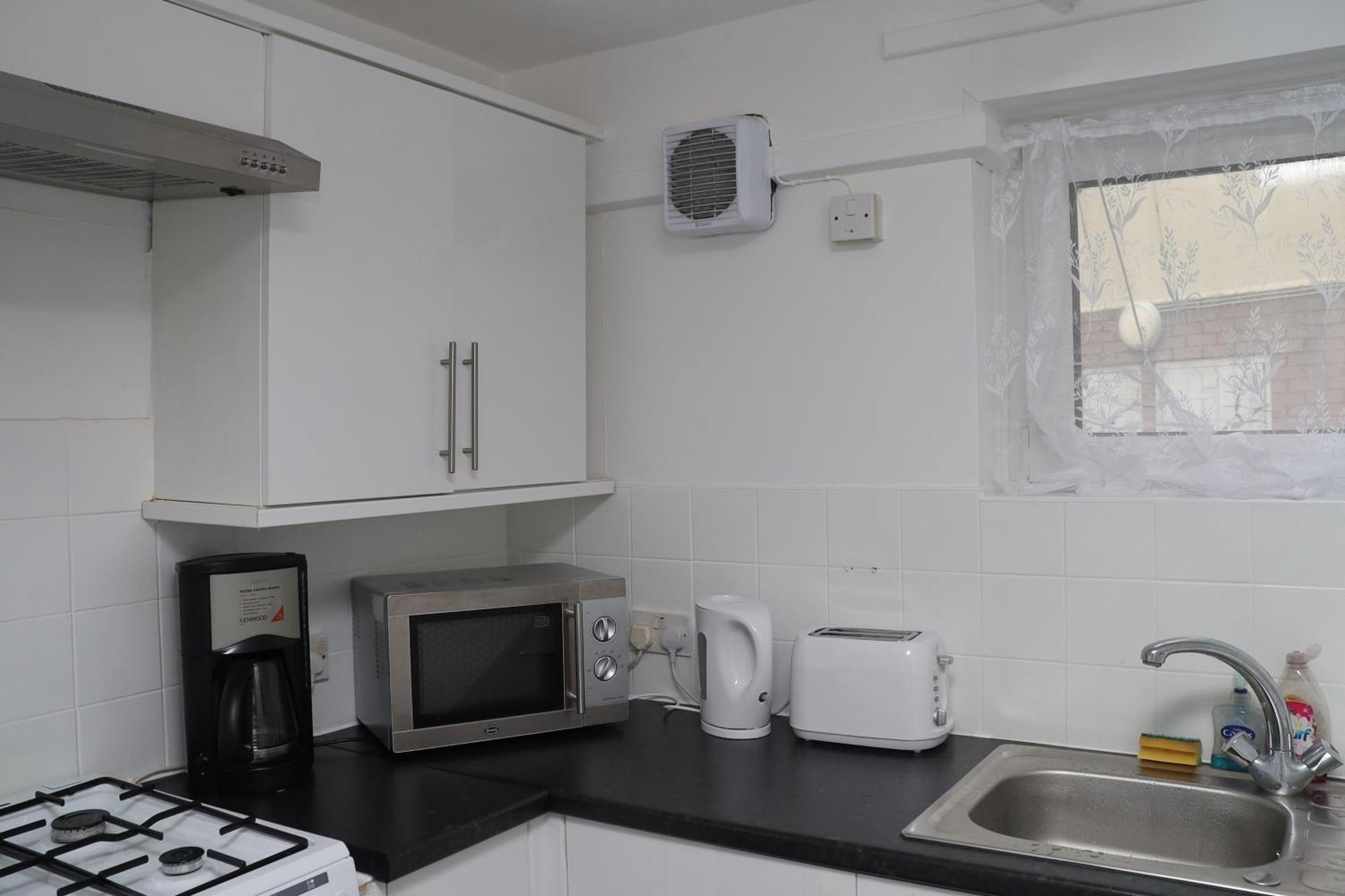 Superb 3 Bedroom Flat In Stafford Eksteriør billede